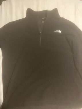 The North Face Men's Black Half-Zip Fleece Pullover
